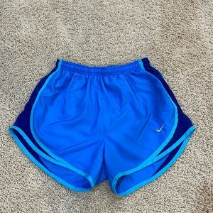 Blue Nike shorts / size small